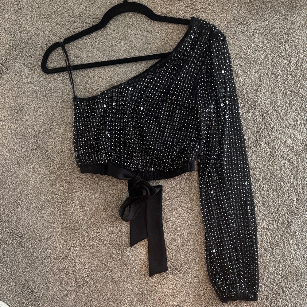 4SI3NNA Black Sequin One-Shoulder Cropped Blouse - Picture 4 of 8